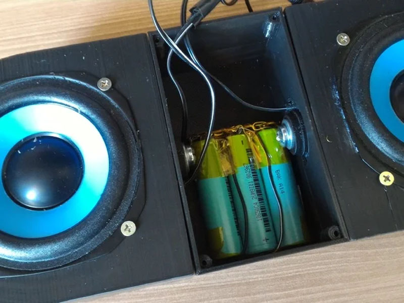 旋转蓝牙音箱