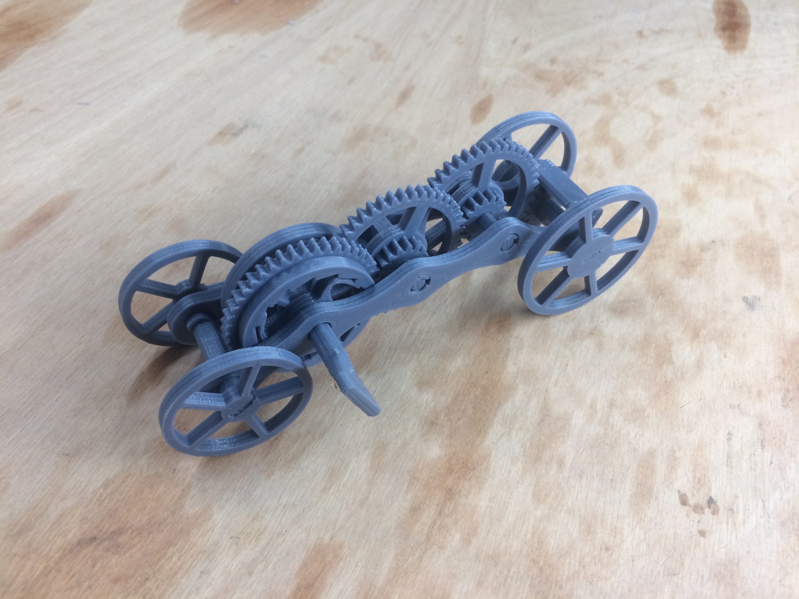 完全3D打印的发条汽车拼图