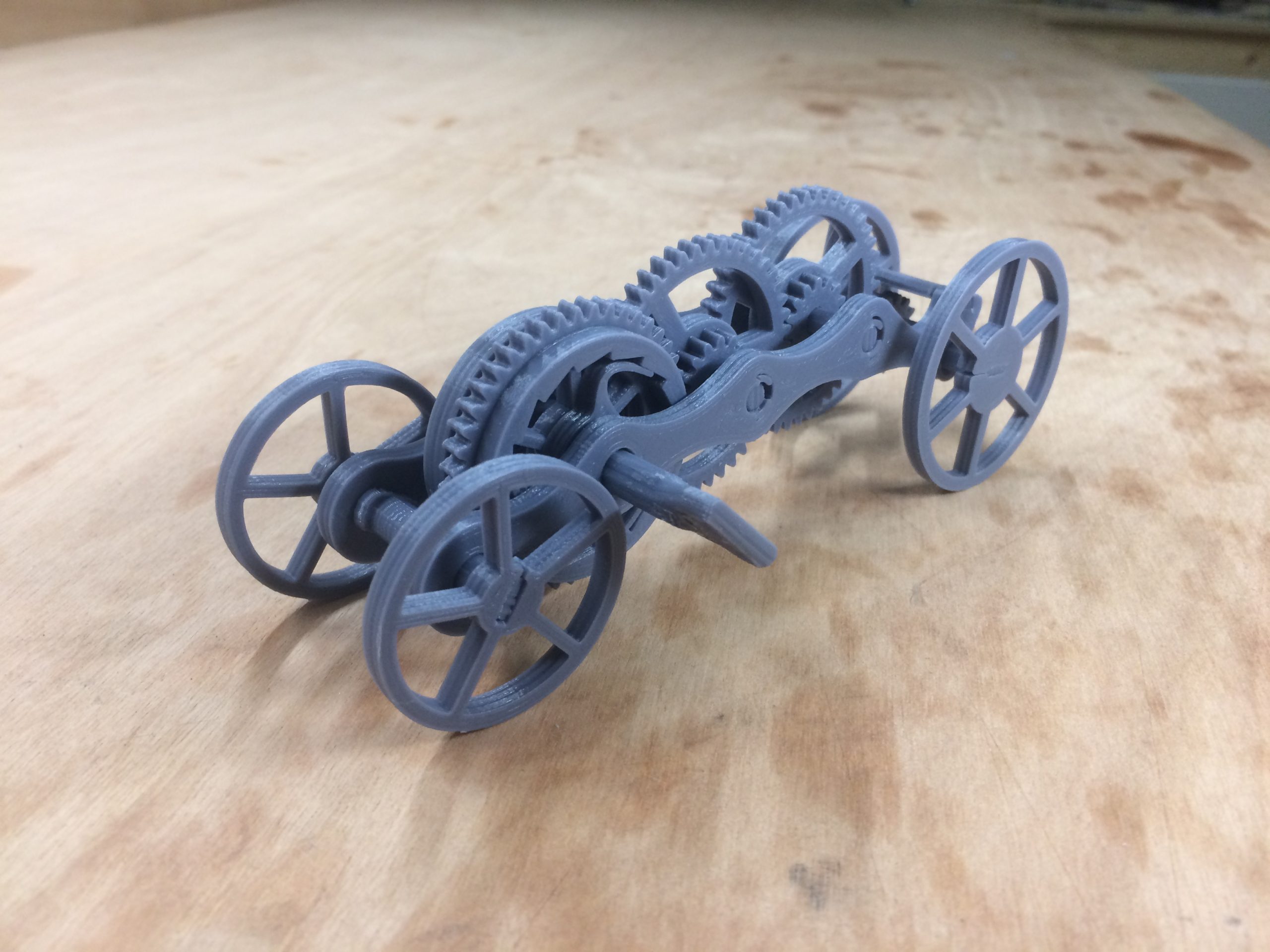 完全3D打印的发条汽车拼图 完全3D打印的发条汽车拼图